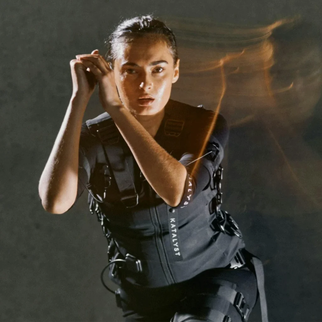 how does an ems suit work