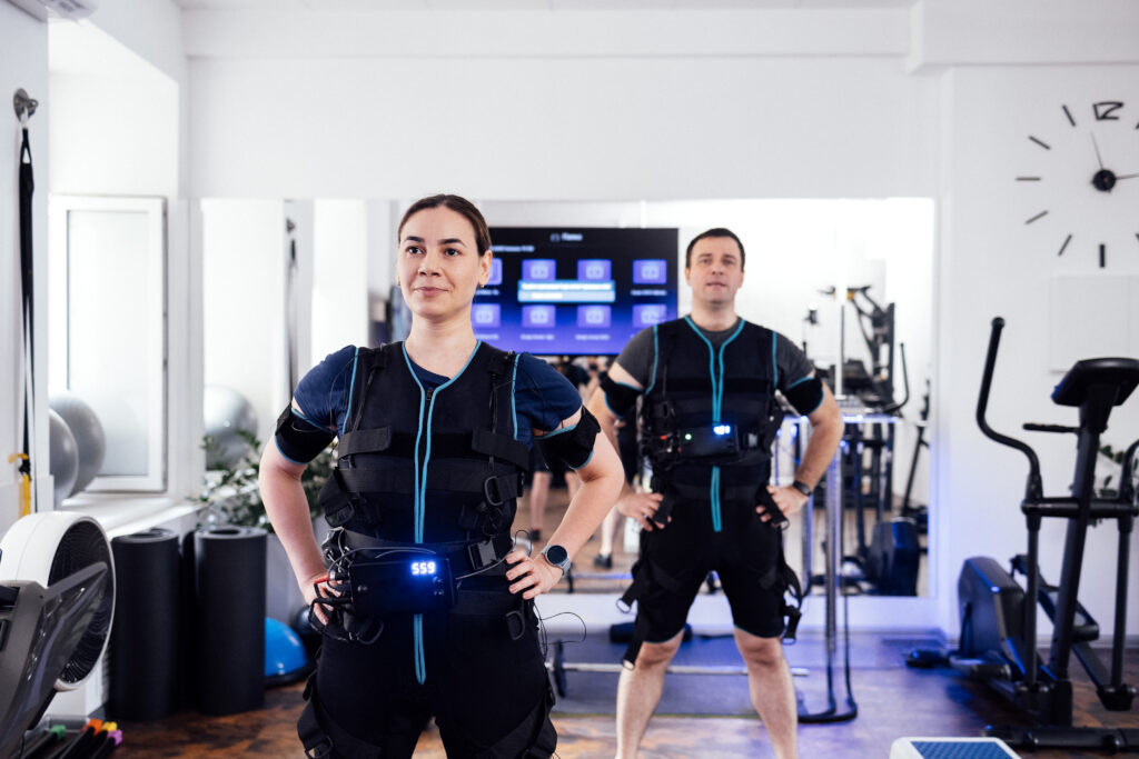 how does an ems suit work