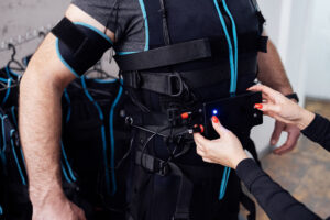 how does an ems suit work