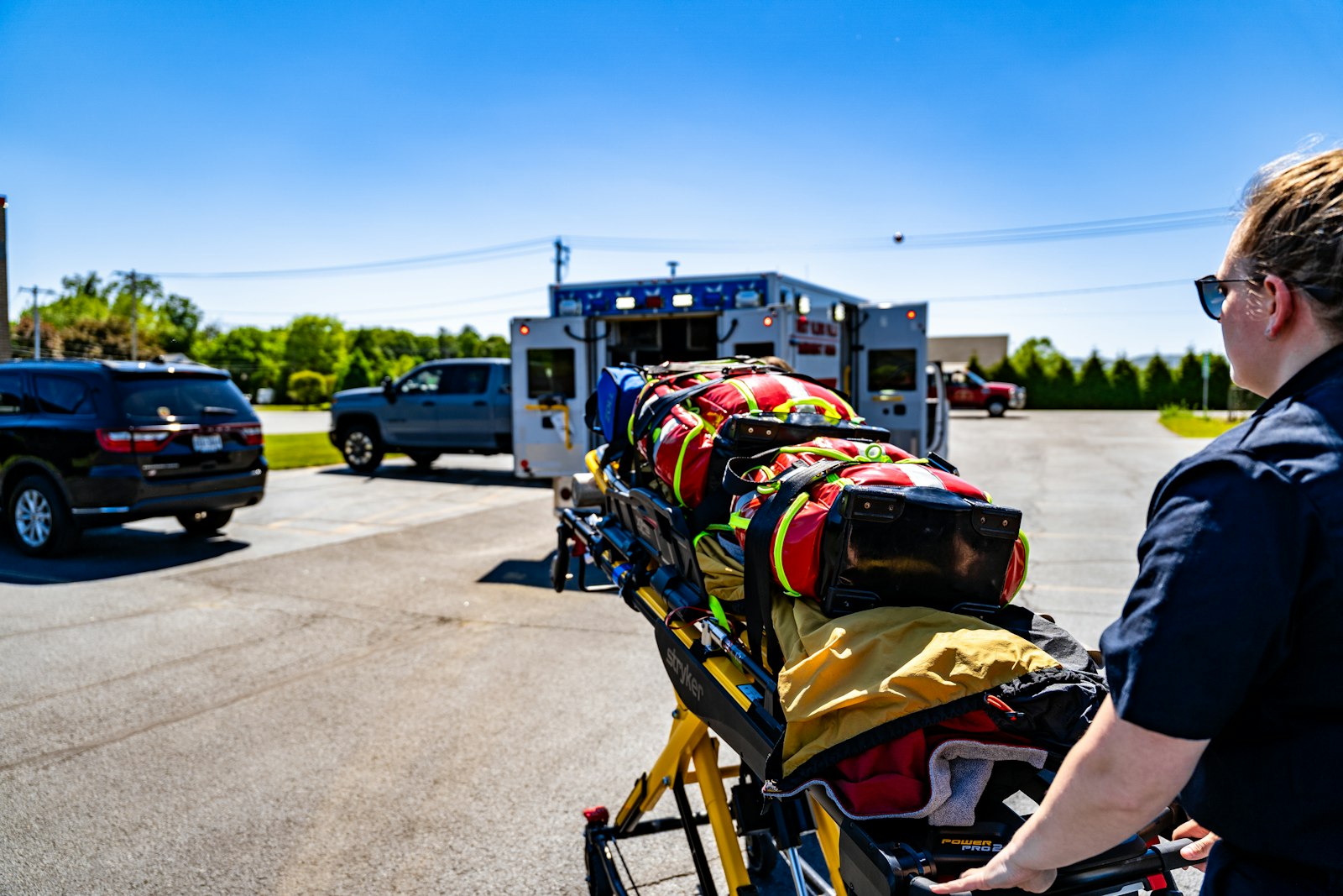 what are wireless ems suits